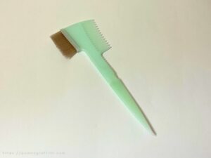 ヘアカラー用のブラシ
